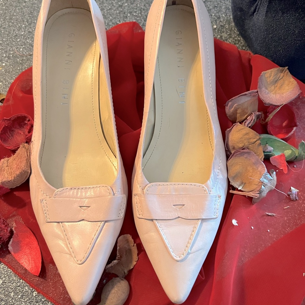Gianni Bini , pale pink size 6 1/2